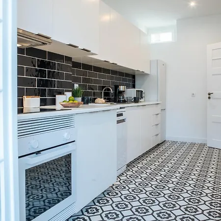 Pensionat Succeed Campo Pequeno 3*